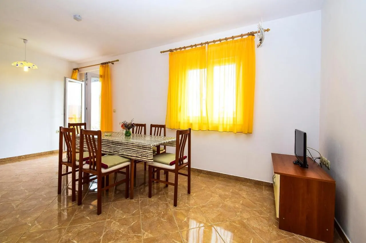 Apartments Komadina 596 3*, Vlasici Croatia