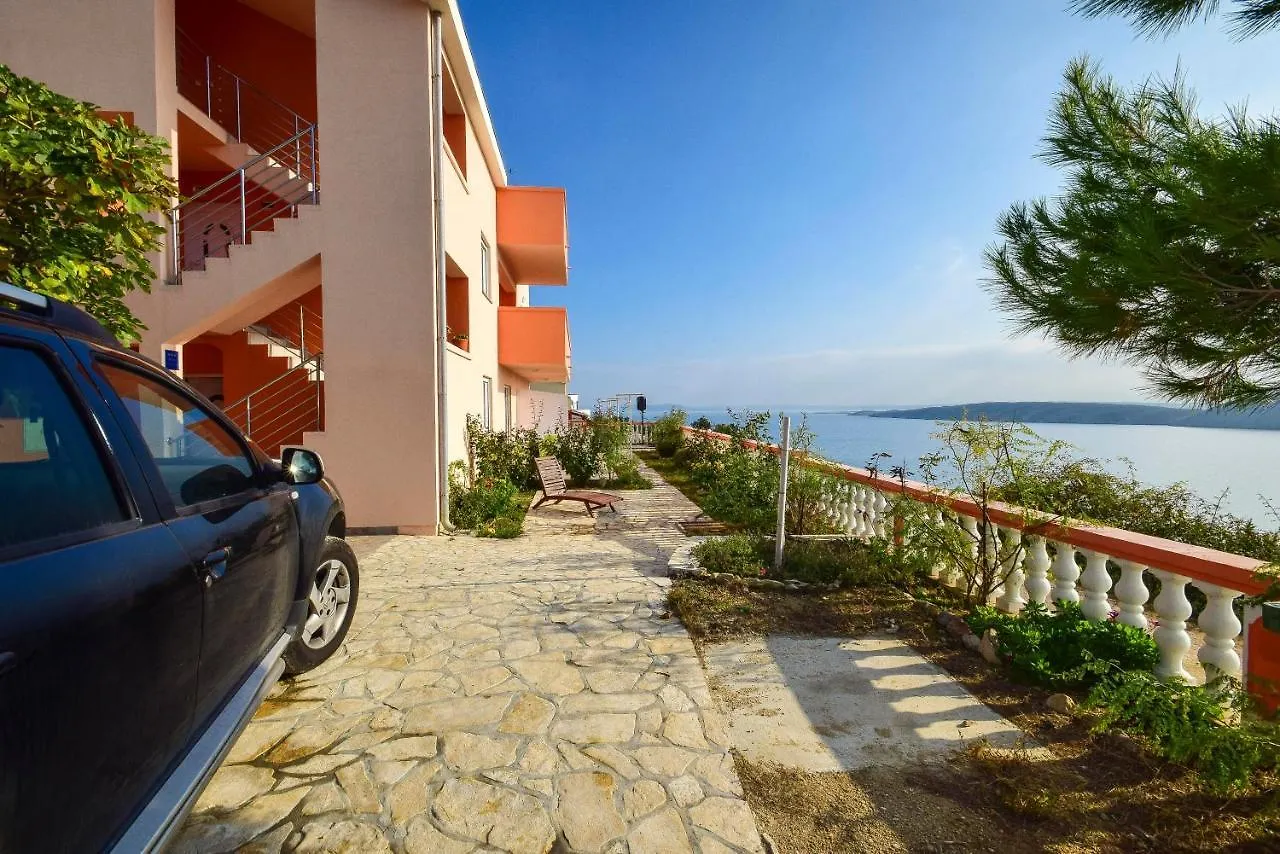 Apartments Komadina 596 Croatia
