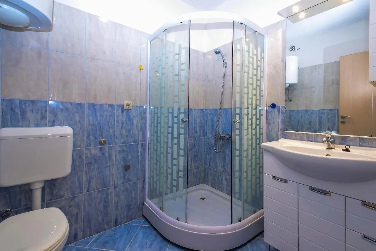 Gostinjska kuća Apartments Komadina 596