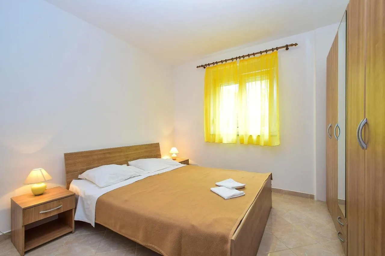 Apartments Komadina 596 Vlasici