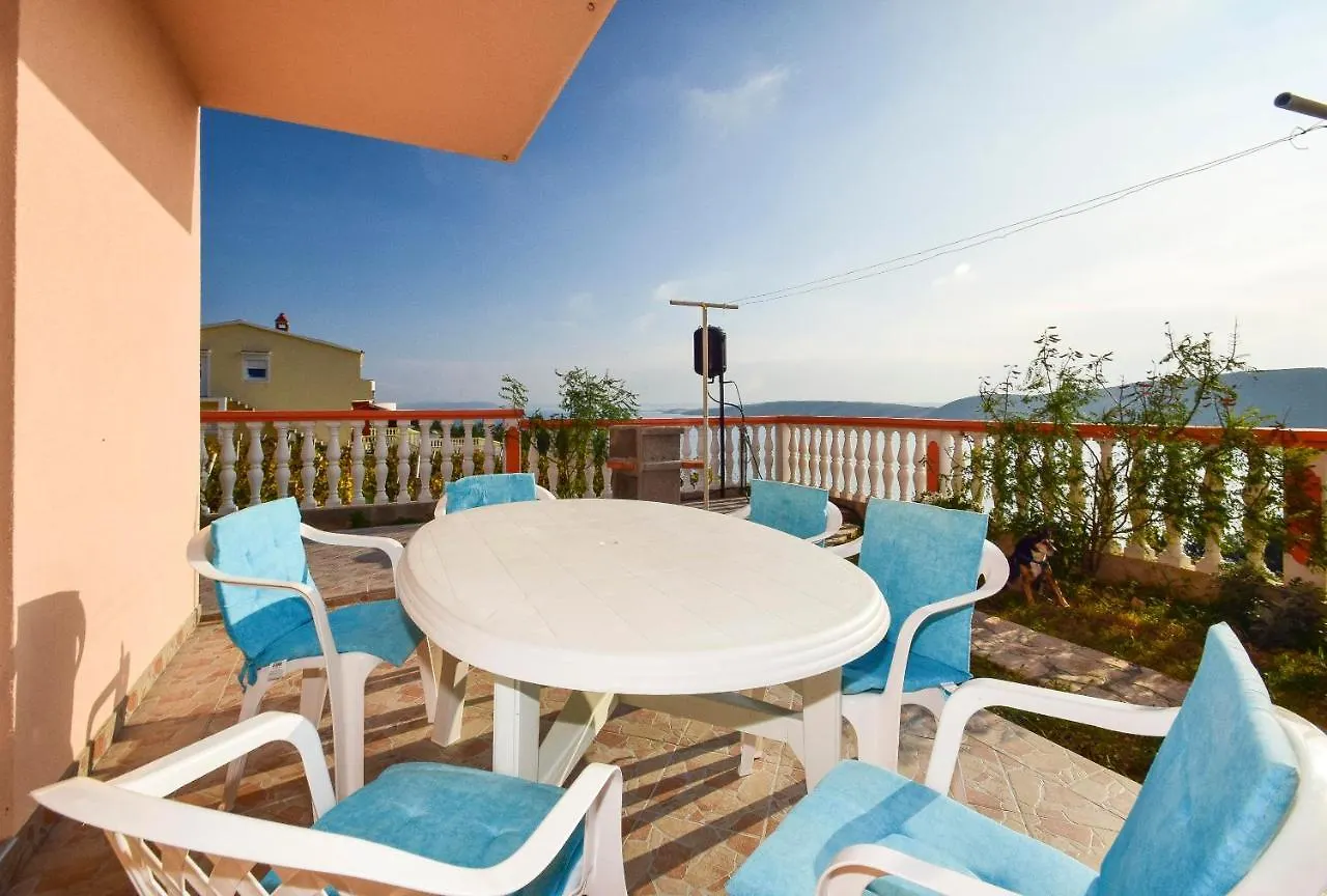 Gostinjska kuća Apartments Komadina 596