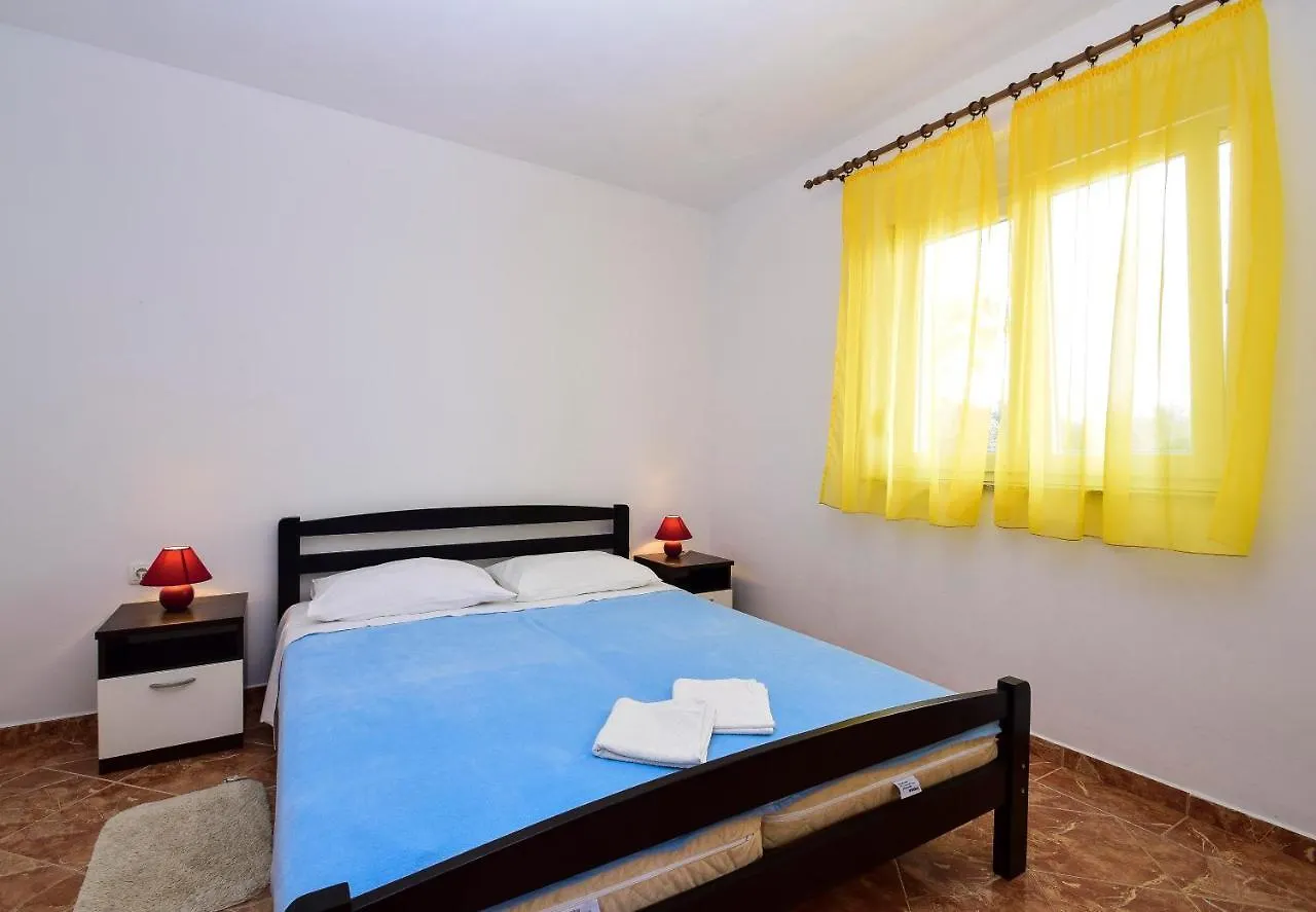 Gostinjska kuća Apartments Komadina 596